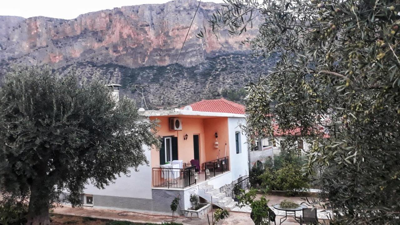 Apartmán Nala'S House Leonídion Exteriér fotografie